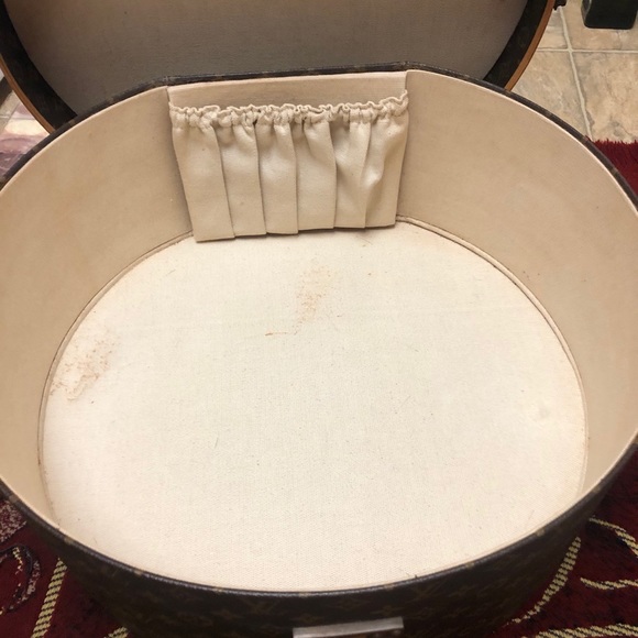 Louis Vuitton hat box Authenti vintage France firm - Picture 8 of 13